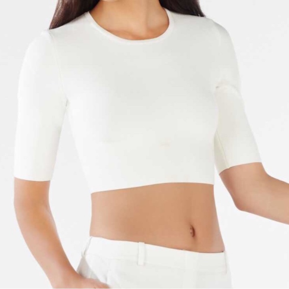 BCBGMaxAzria White Short Sleeve Crop Top